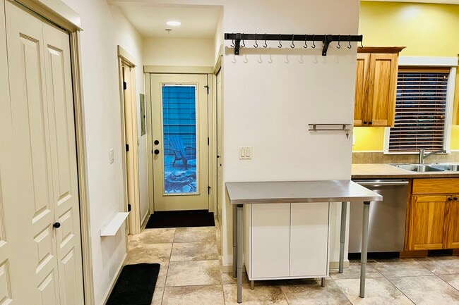 Building Photo - 2339 NW Labiche Ln