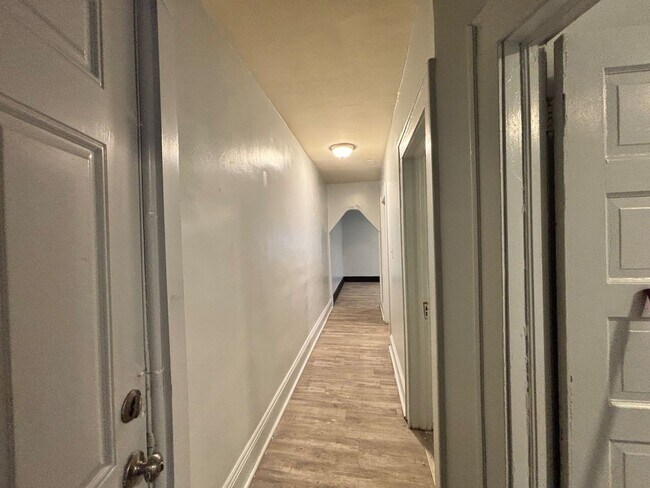 Building Photo - 4008 Ardmore Ave