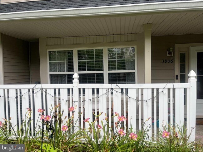 Primary Photo - 3806 Grenwich Ln