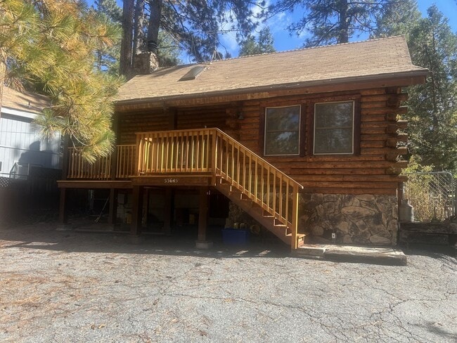 Primary Photo - Quaint Log Mountain Cabin for Rent