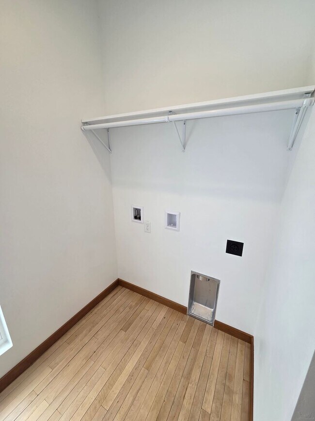 Building Photo - 2904 Parkridge Ave