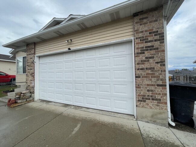 Building Photo - 6517 S Lotus Way