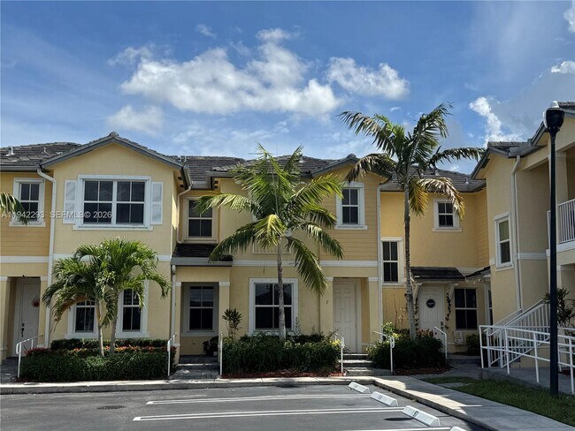 Building Photo - 134 SE 28th Ter