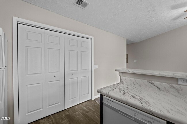 Building Photo - 6748 Willowbrook Dr