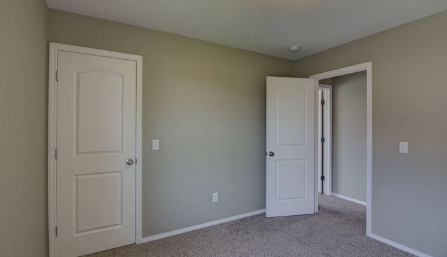 Building Photo - 4 Bedroom Rental Home in Springfield!