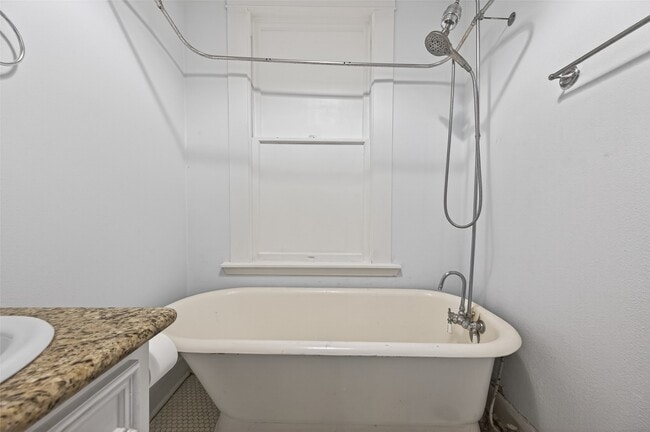 Building Photo - 324 W Alabama St