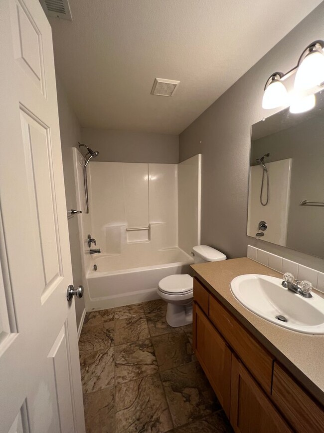 Building Photo - Beautifully Updated Home in Sage Point School District!