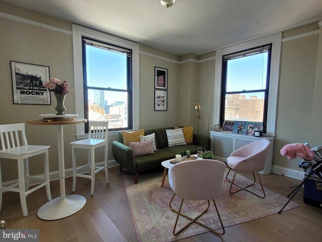 Building Photo - 2031 Locust St