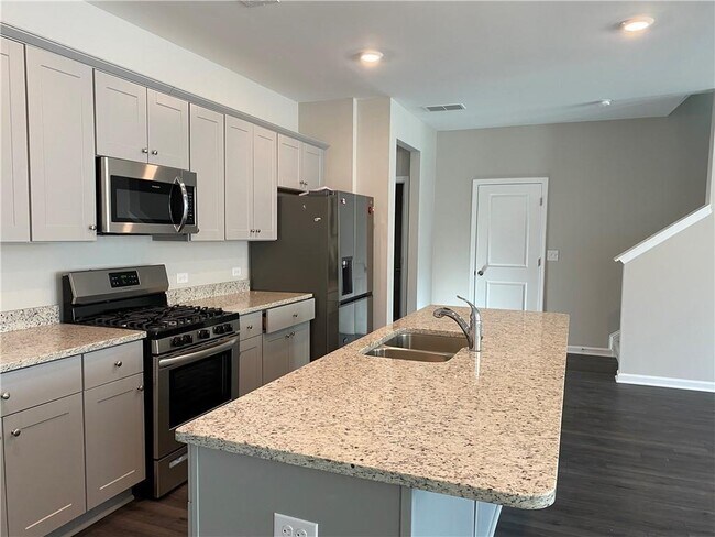 Building Photo - 4402 Grosbeak Dr