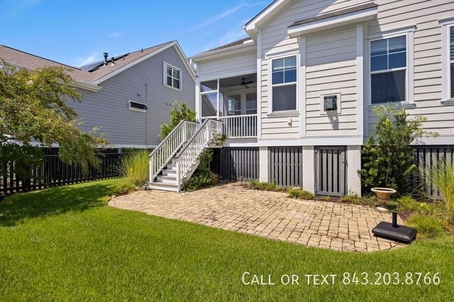 Building Photo - 2219 Midden Dr