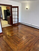 Building Photo - 153 Grand St