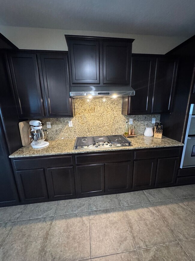 Building Photo - 3 bed 2 bath - beautiful home!