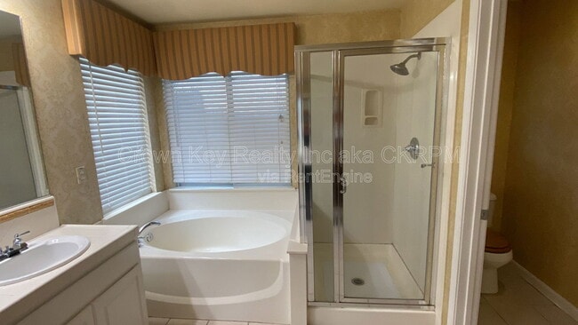 Building Photo - 1367 Gwerder St