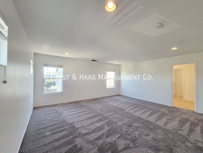 Building Photo - 17528 Yellowwood Way