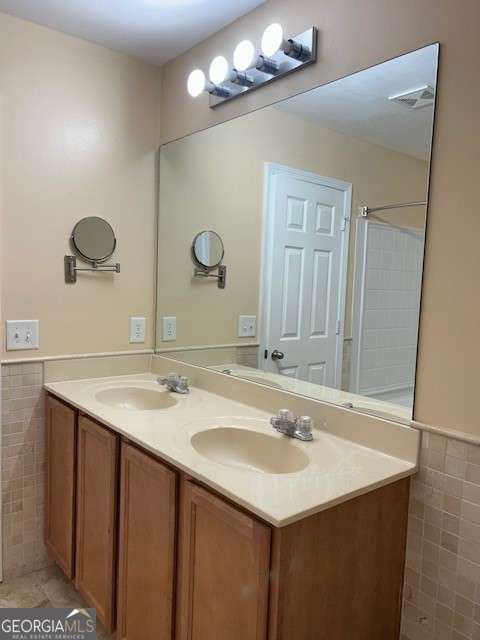 Building Photo - 3455 Fernview Dr
