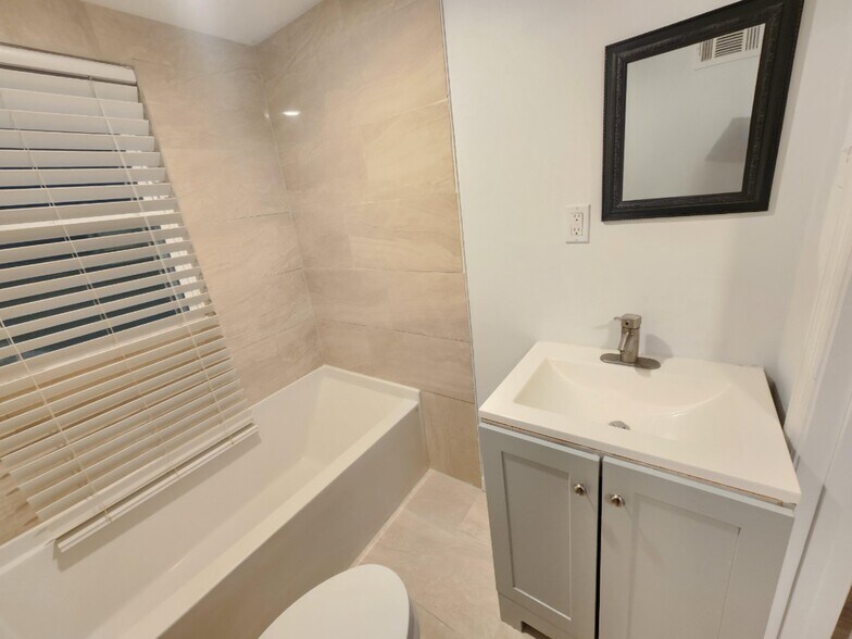 Building Photo - 1603 Richards St