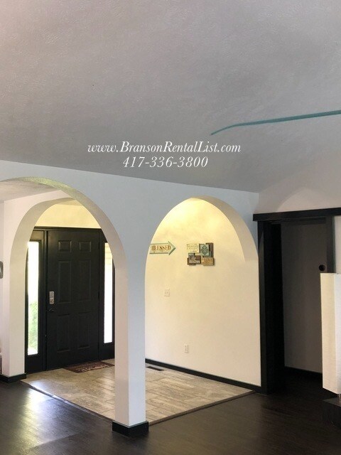 Building Photo - 360 Tall Oaks Dr
