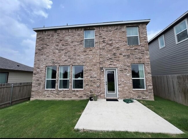 Building Photo - 7311 Gray Catbird Dr