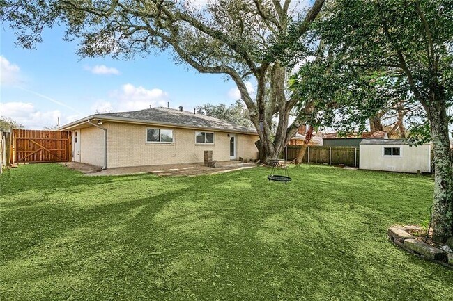 Building Photo - 3512 James Dr