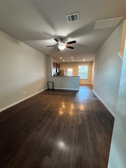 Building Photo - 7527 Merrylands Dr