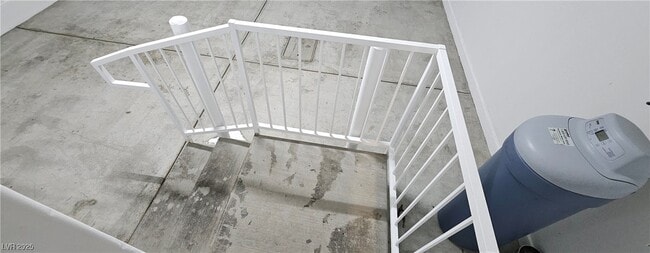 Building Photo - 395 Kensington Palace Ave