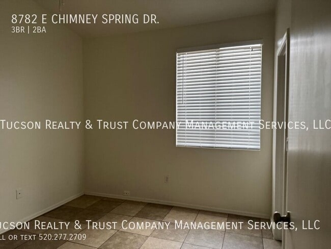 Building Photo - 8782 E Chimney Spring Dr