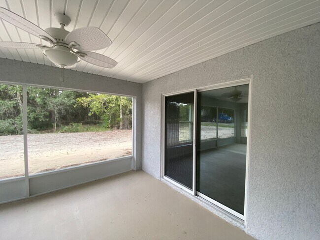 Building Photo - Custom Home - Desirable SW Ocala neighborhood 3/2/2 ** Wont Last**