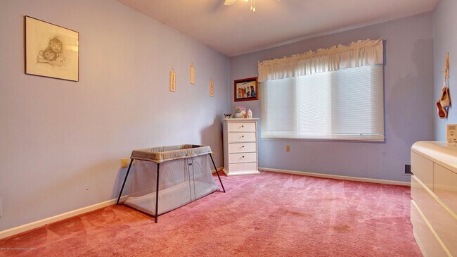 Building Photo - 52 Damascus Dr