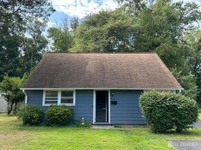 Building Photo - 1075 Fireside Ave