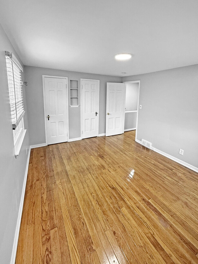 Building Photo - 3746 Brewster St