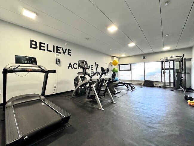 Building Photo - 60 Pleasant St