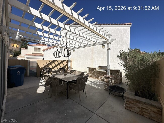 Building Photo - 8848 Hampton Green Ave