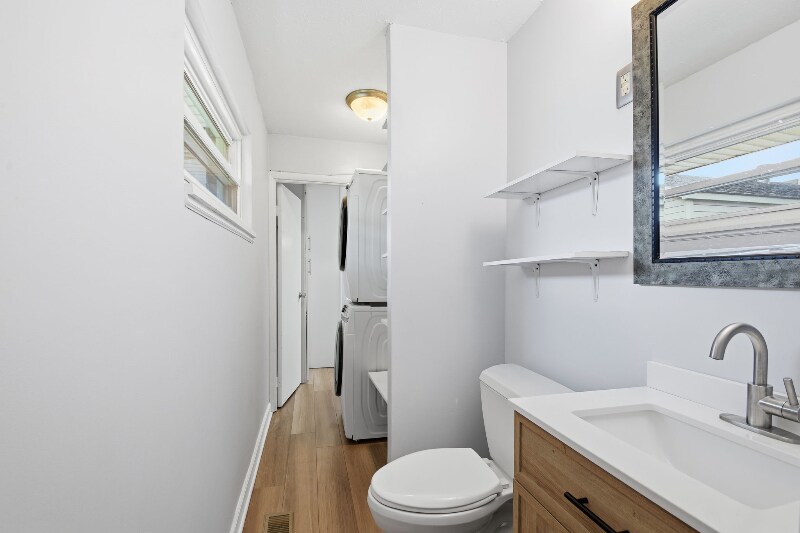 Building Photo - 5104 Elmhurst Dr