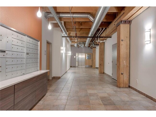 Building Photo - 404 N Washington Ave