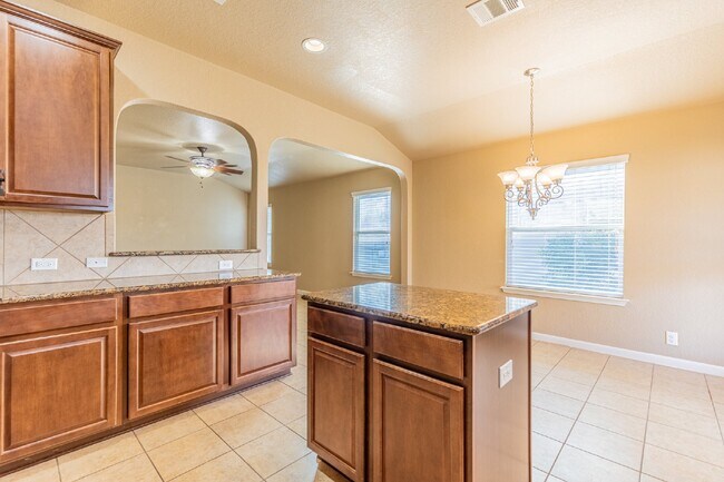 Building Photo - 259 Creekview Way