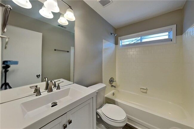 Building Photo - 1430 Steve Ct