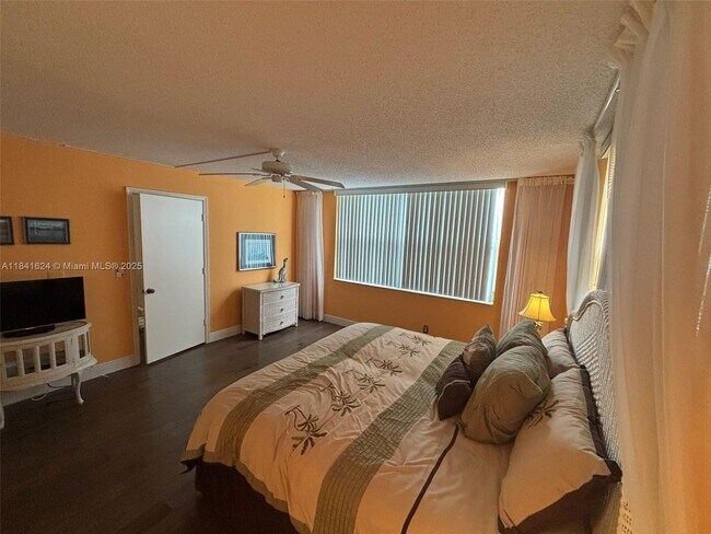 Building Photo - 14575 Bonaire Blvd