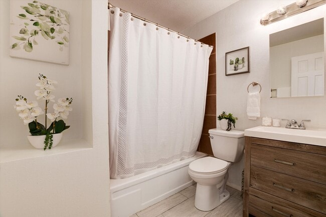Building Photo - Awesome Littleton Ranch Home