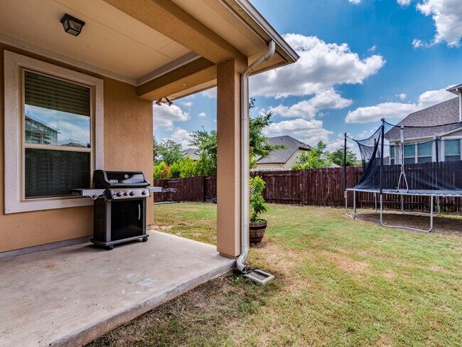 Building Photo - 5720 Viejo Dr