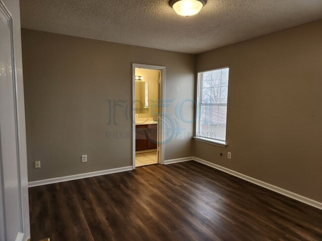 Building Photo - Ready For Showings! Great Find In North Little Rock