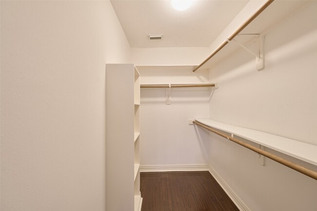 Building Photo - 39 N Walden Elms Cir