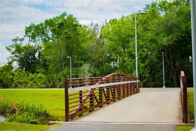 Building Photo - 211 SE 9 St