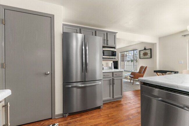 Building Photo - 1893 N Margaret St