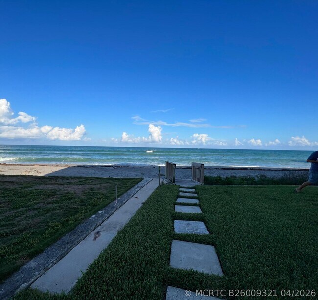 Building Photo - 275 S Beach Rd