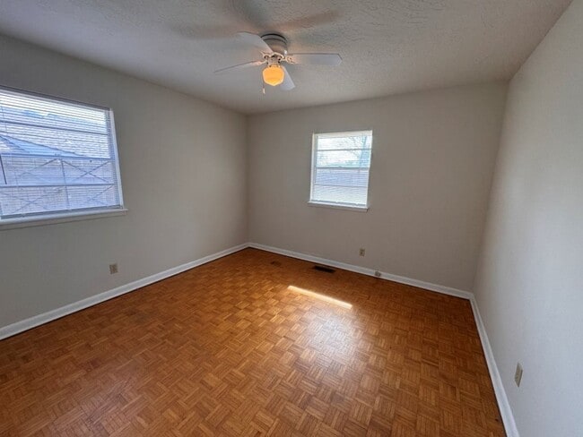 Building Photo - Huge fenced yard, charming 3-bedroom Norman home ready for move in!