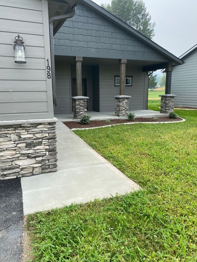 Building Photo - BLANCHARD GOLF COURSE HOME (APP#43)