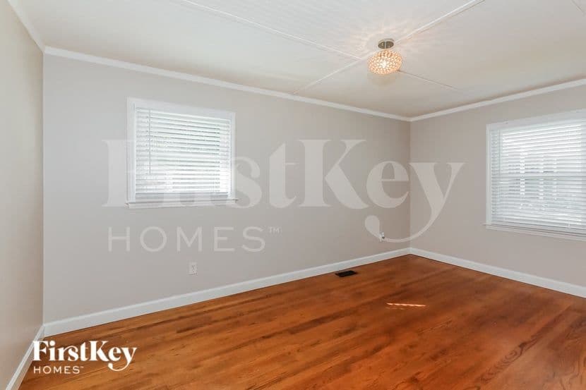 Building Photo - 120 Keowee Cir