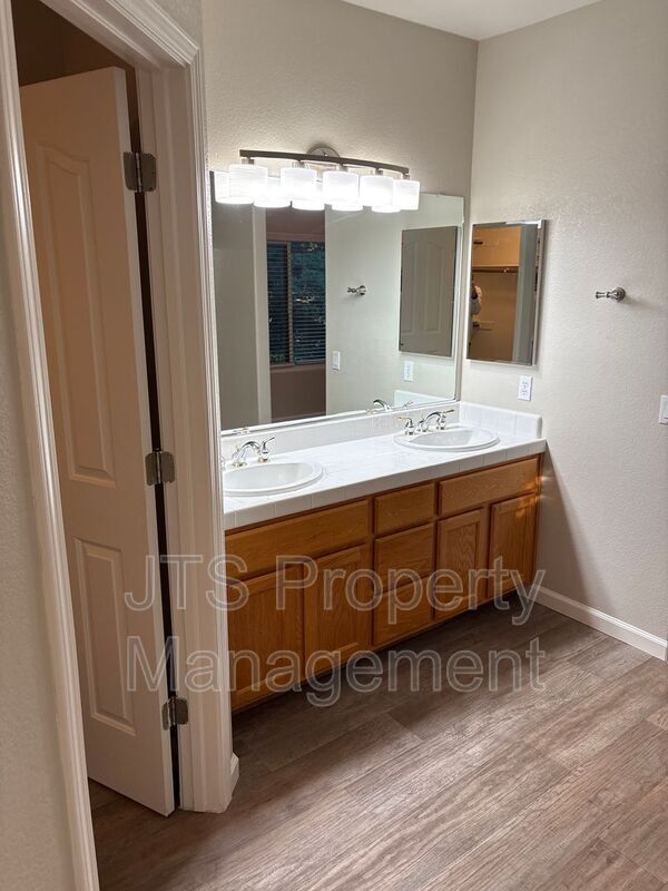 Building Photo - 9542 Windrose Ln