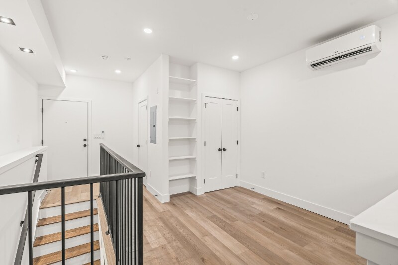 Building Photo - 4710 Woodland Ave