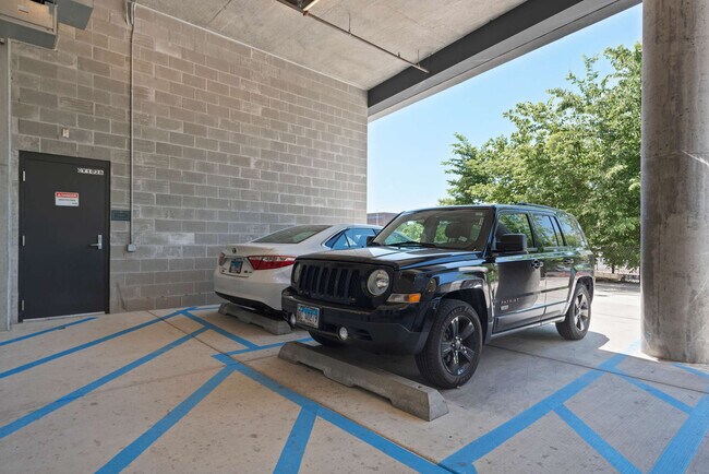 Building Photo - 365 N Halsted St